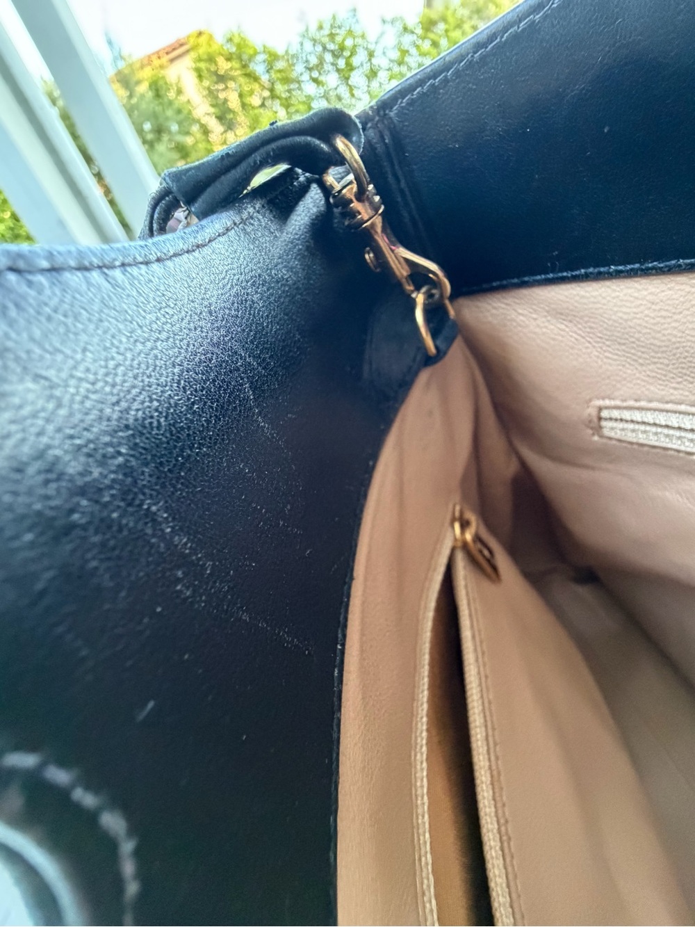 Vintage CHANEL Quilted Leather Tote Beige Black Gold CC Y2K - Picture 8 of 15